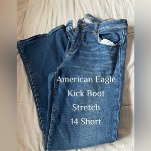 American Eagle kick boot jean in size 14 short stretch, blue color
